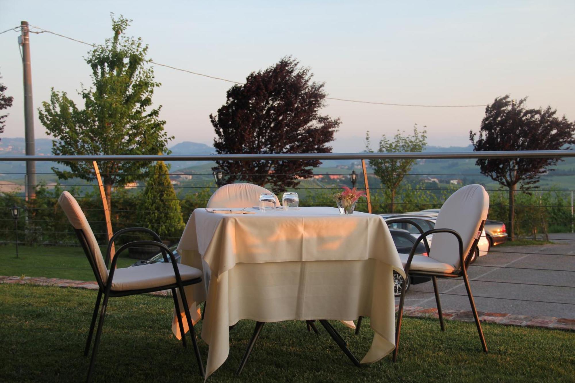 Il Vigneto Guest House Roddi Exterior foto